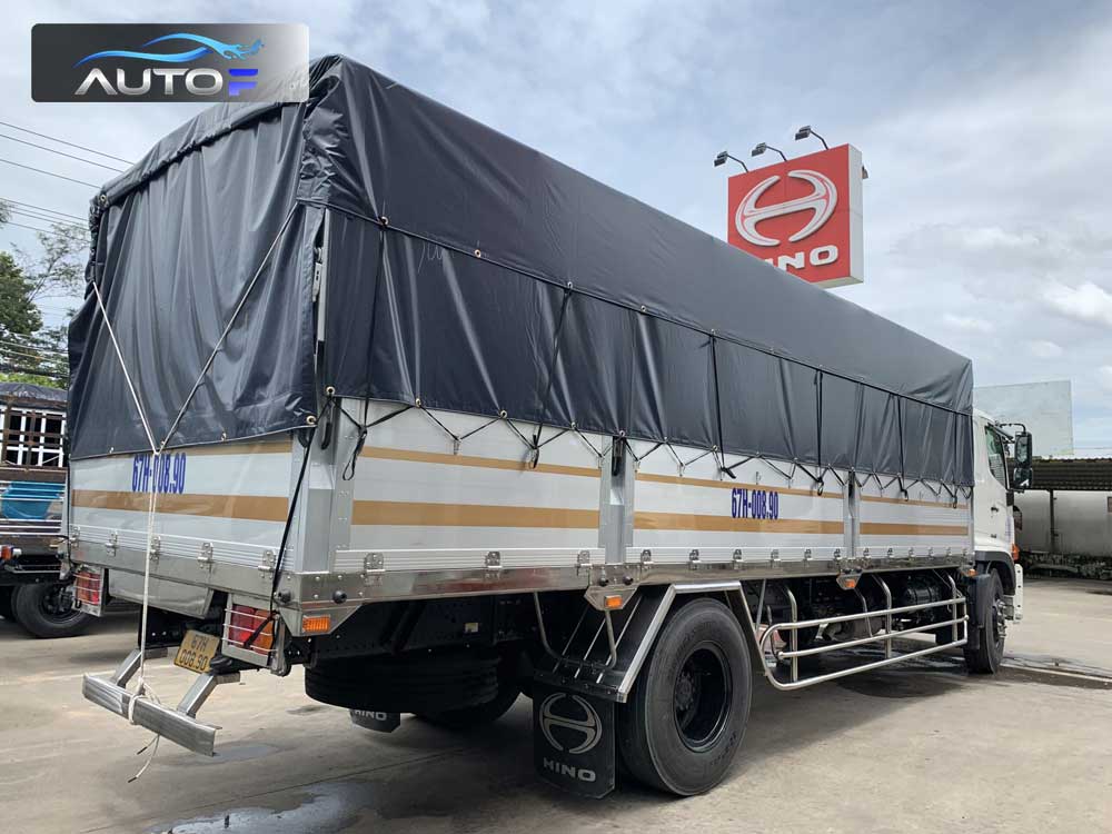 Xe tải Hino FG8JP7A (8 tấn - dài 7.2m) thùng mui bạt bửng nhôm